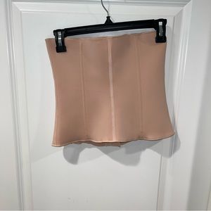 New w/tag Unique waist Shaper size M 4 stays 13 hooks 2 position style 569 tan